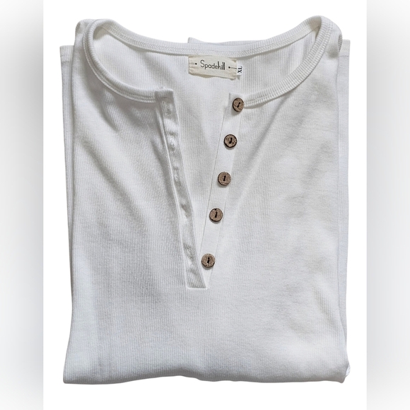 Womens Lot Of 7 Sweaters/Long Sleeve, Shirts, New And Used. Over $200 Retail - Picture 9 of 9